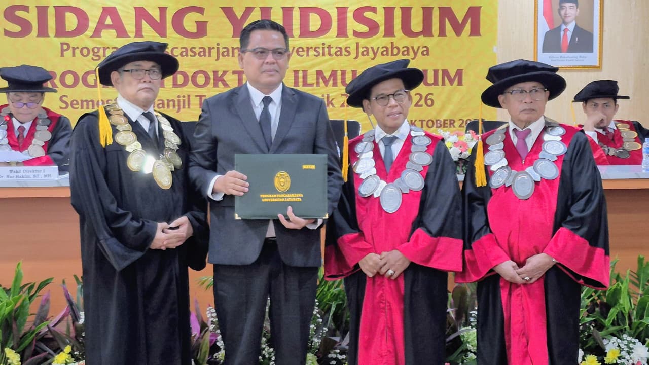 Oking Ganda Miharja Resmi Sandang Gelar Doktor Ilmu Hukum dari Universitas Jayabaya