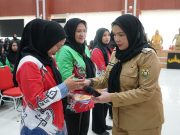 Wali Kota Bandar Lampung Salurkan THR dan Insentif bagi PPPK serta Kader Pelayanan Masyarakat