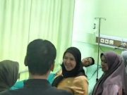 Eva Dwiyana Besuk Pegawai BPBD, Beri Bantuan dan Umroh