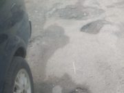 Jalan Badak Sidodadi Rusak Meski Baru Diaspal, Warga Soroti Kualitas Proyek.