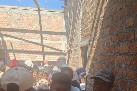 Tradisi Betegak/Ger Duit Tetap Lestari, Warga Pekon Bakhu Lampung Barat Rayakan Berdirinya Rumah dengan Gotong Royong